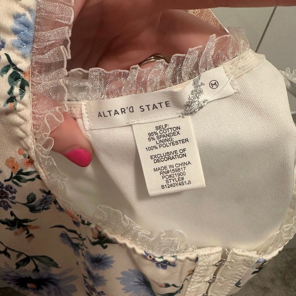 Altar'd State Floral Blue and White Crop Top - Picture 4 of 4